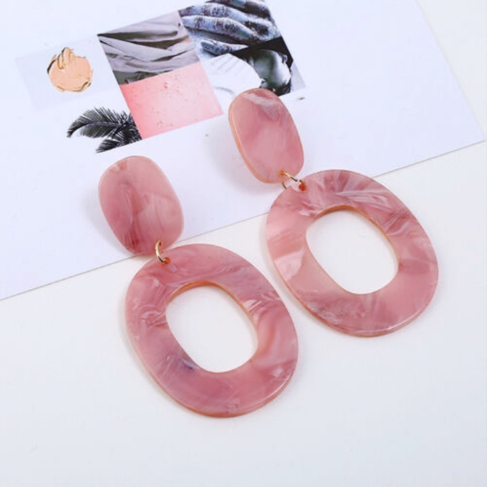 Resin Oval Tortoise Shell Dangle Earrings - Picture 2 of 4